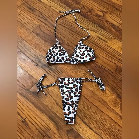Leopard Cheetah Animal Print 2 Pc Thong String Bikini New 
Size Small 4 - 6 - Picture 7 of 11